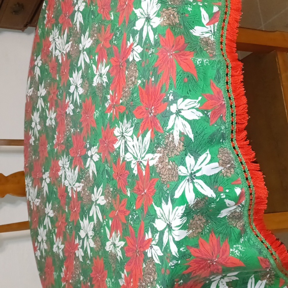 Vintage Poinsettia Oblong Tablecloth